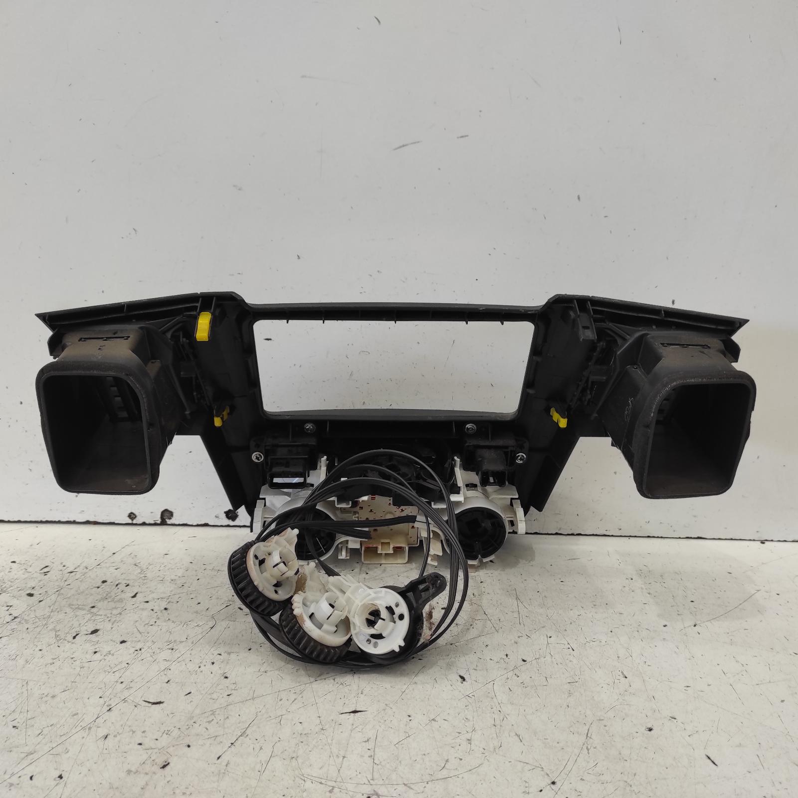 Hilux Heater/aircon Controls 2005-2011 standard type,03/05-06/11 00021544 #653546