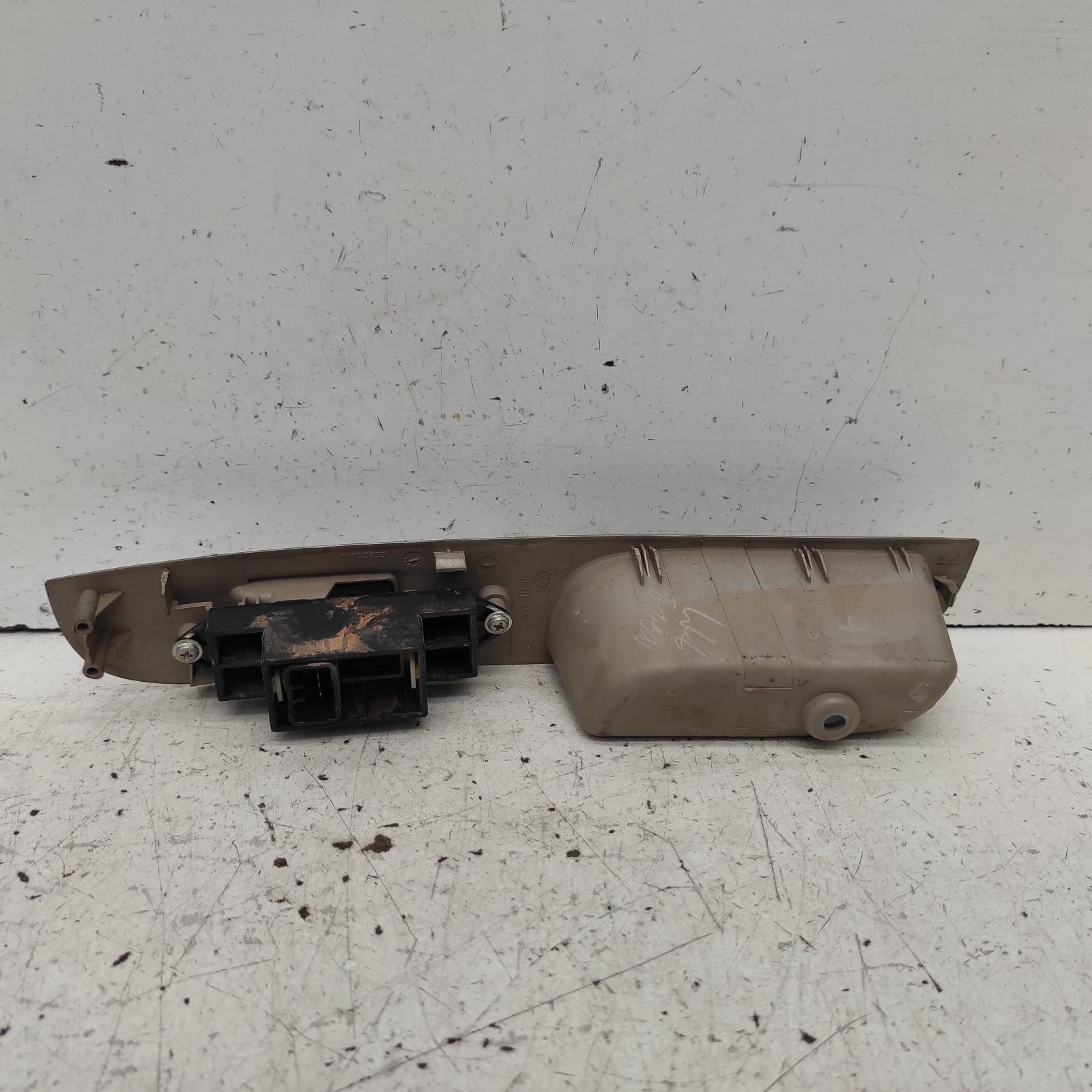 Triton Power Door Window Switch 2006-2015 lh rear,ml-mn,07/06-04/15 00021545 #653627