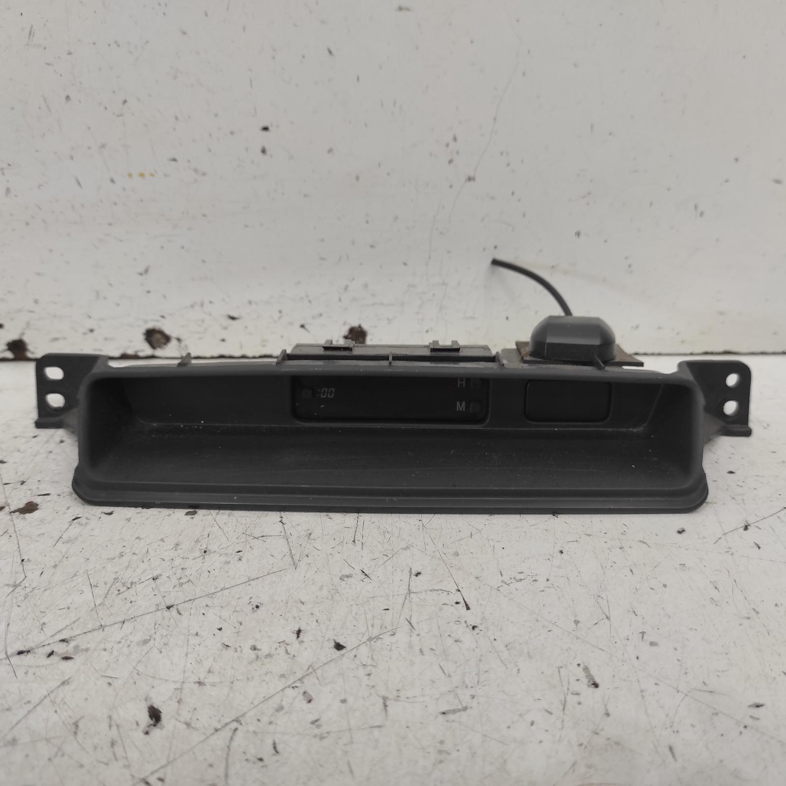 Hilux Clock 2005-2015 digital dash clock,non temperature type,03/05-08/15 00021560 #653796