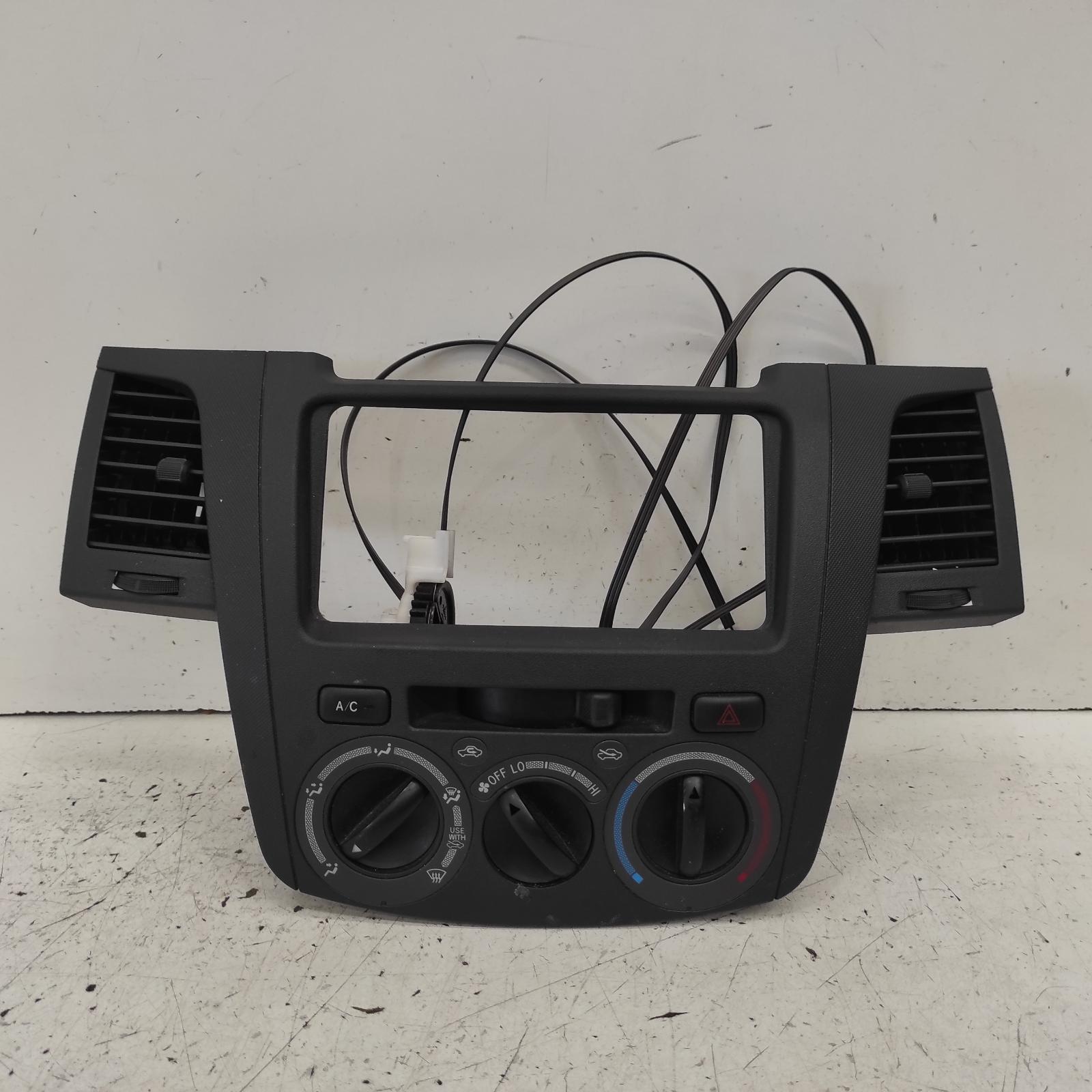 Hilux Heater/aircon Controls 2005-2011 standard type,03/05-06/11 00021560 #653777