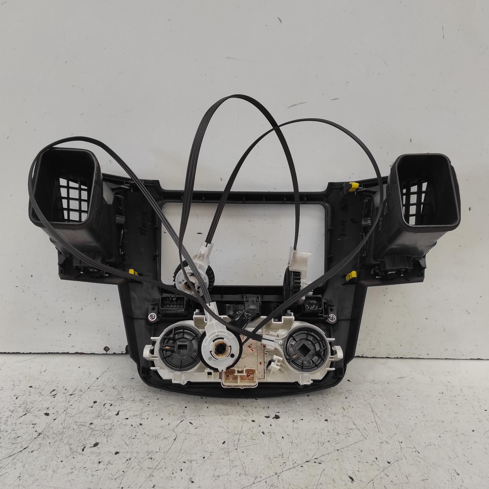 Hilux Heater/aircon Controls 2005-2011 standard type,03/05-06/11 00021560 #653777