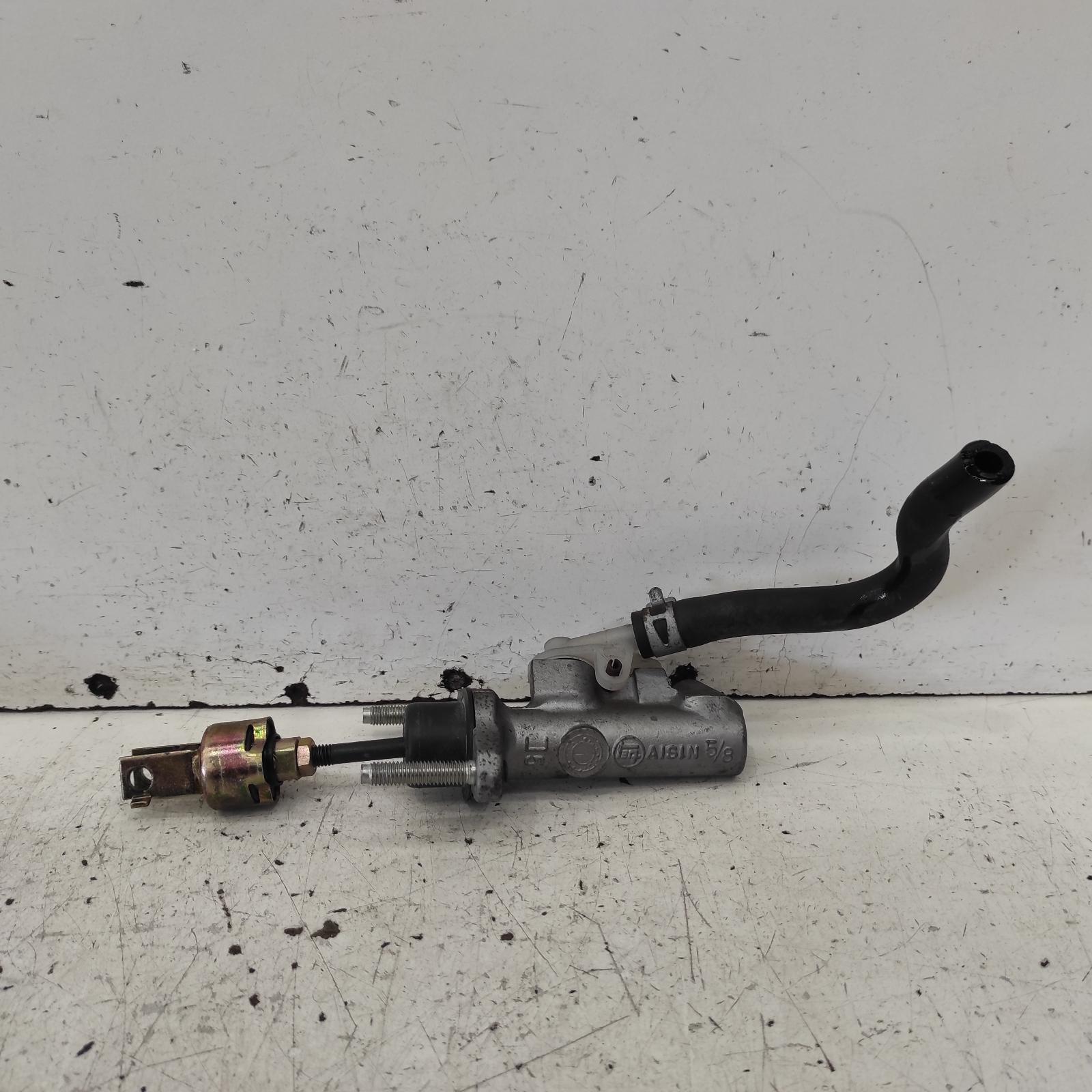 Corolla Clutch Master Cylinder 2001-2007 zze122 12/01-06/07 00021211 #654139