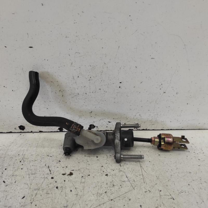 clutch master cylinder