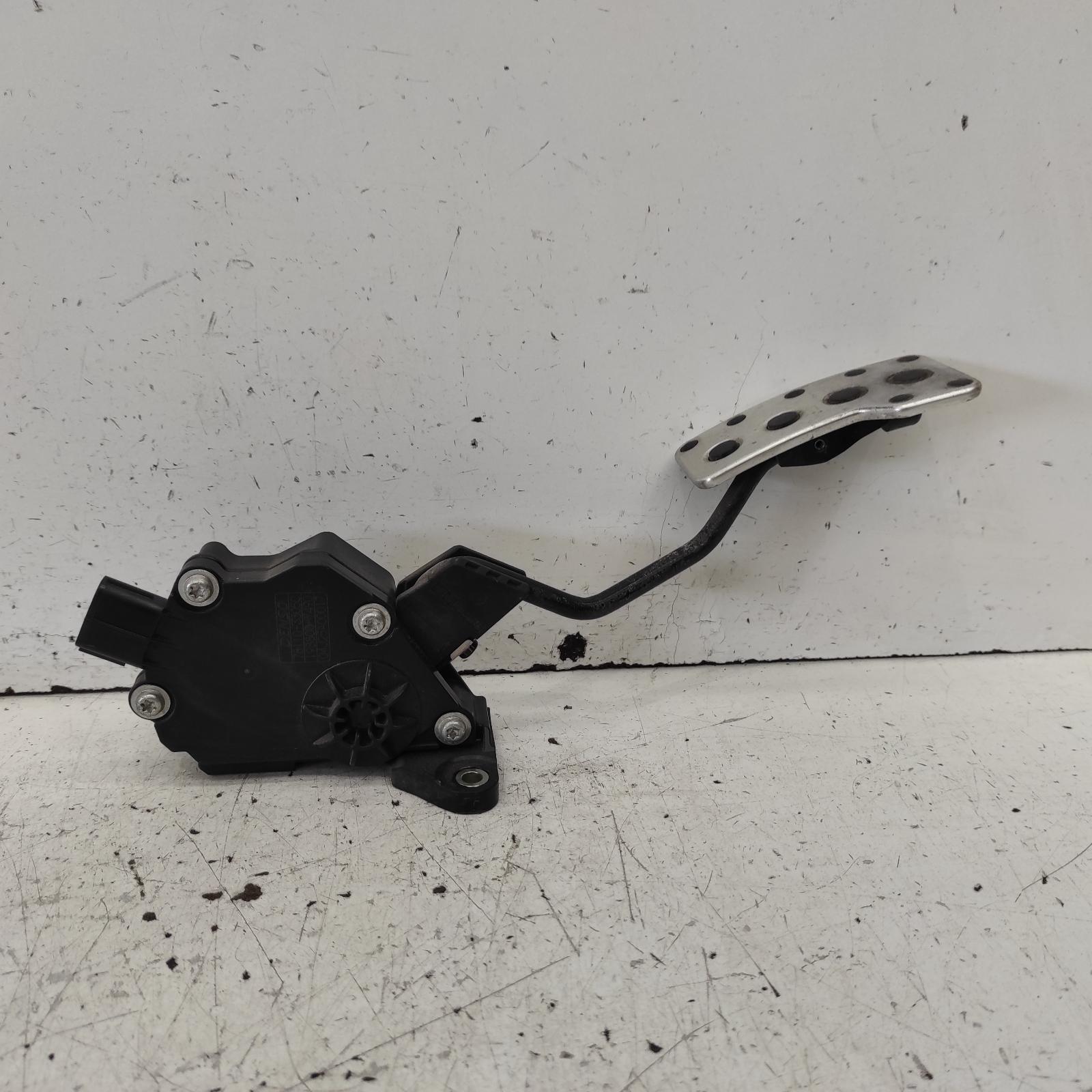 Aurion Pedal Assembly 2006-2012 gsv40r,accelerator pedal only,10/06-03/12 00021459 #654228