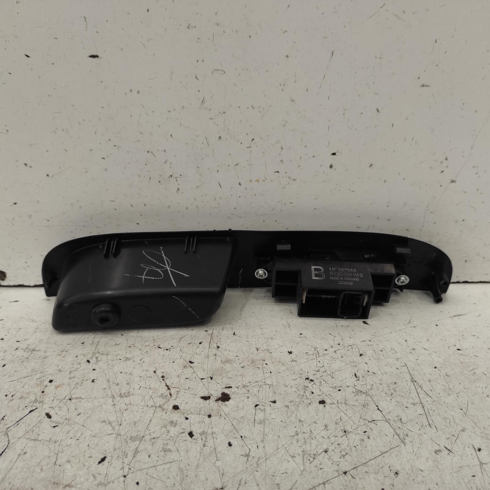 Triton Power Door Window Switch 2006-2015 lh rear,ml-mn,07/06-04/15 00021539 #654397