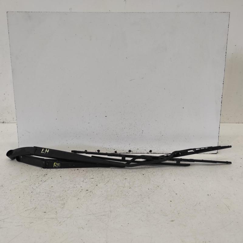 wiper arm