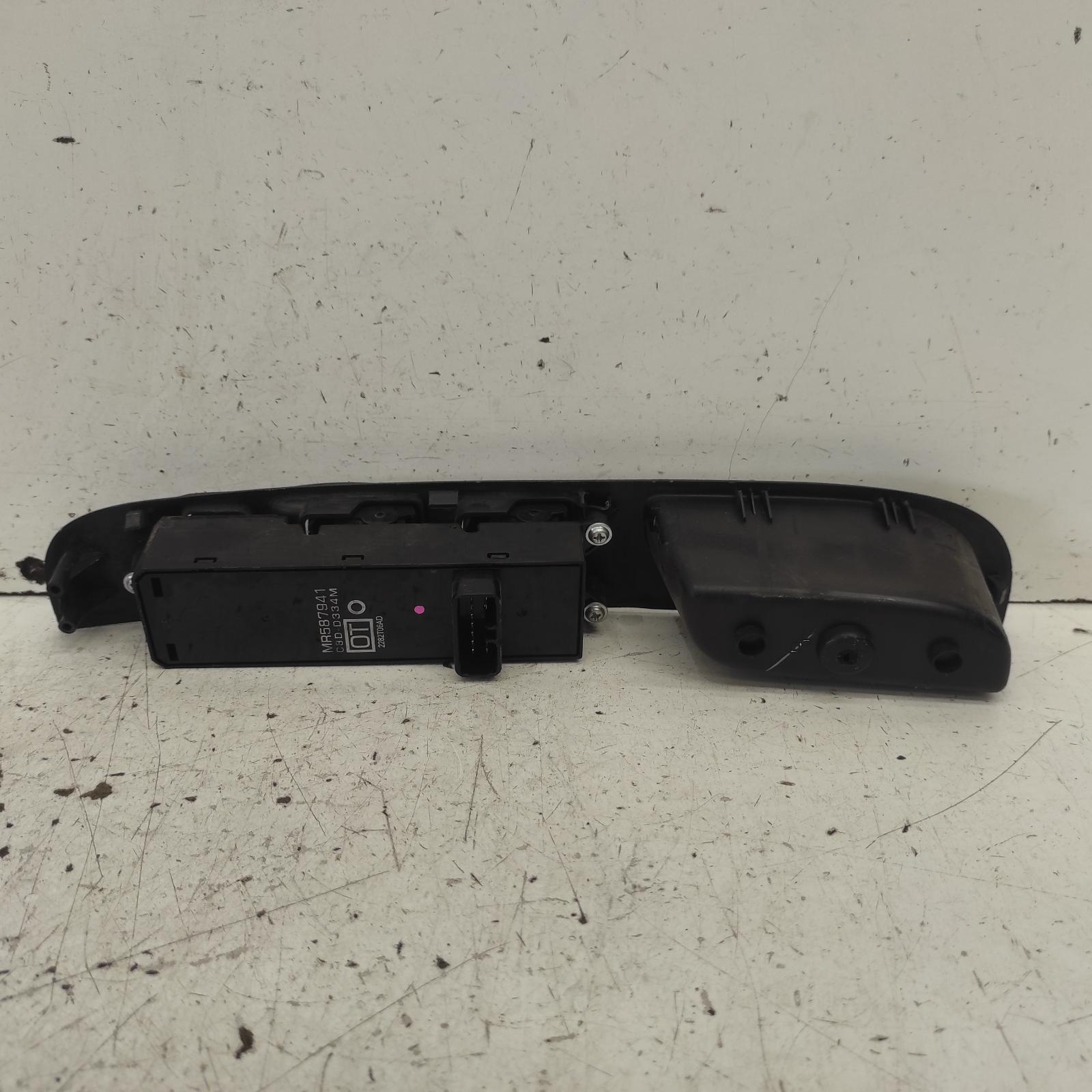 Triton Power Door Window Switch 2006-2015 rh front (master switch),4 door switch type,ml-mn,07/06-04/15 00021556 #655672