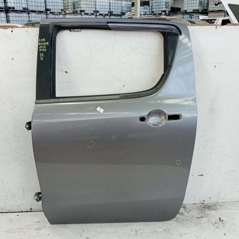 door/sliding rear left
