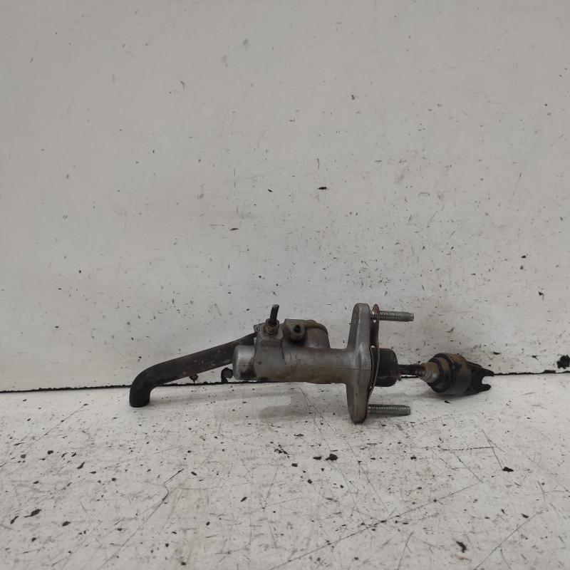 clutch master cylinder