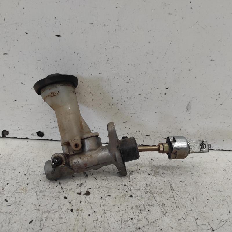 clutch master cylinder