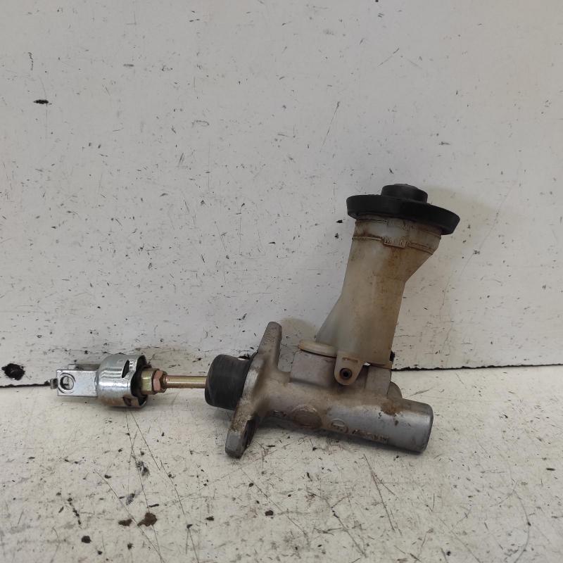 clutch master cylinder