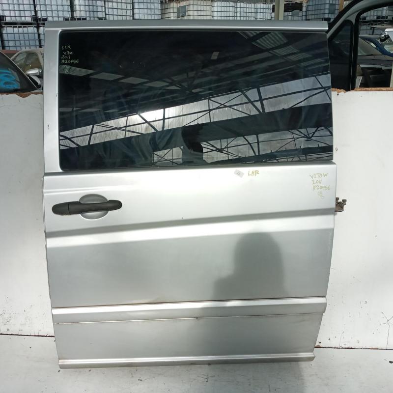 door/sliding rear left