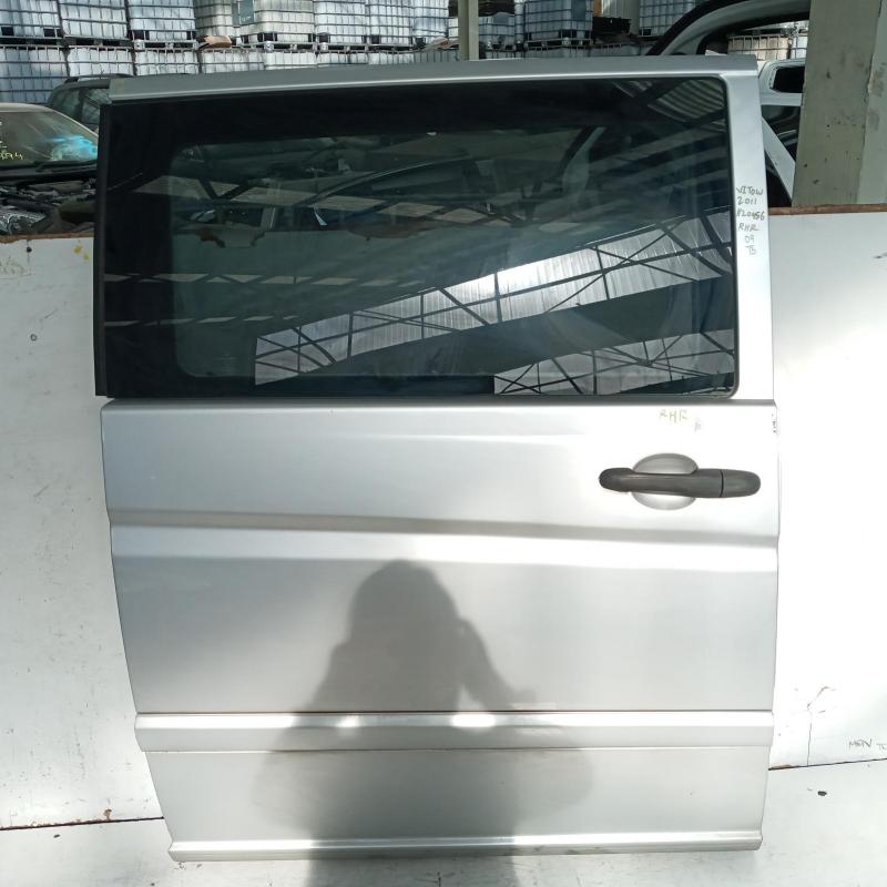 door/sliding rear right