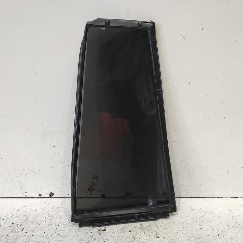 quarter door glass rear right