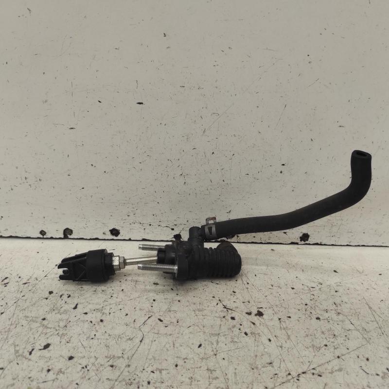 clutch master cylinder