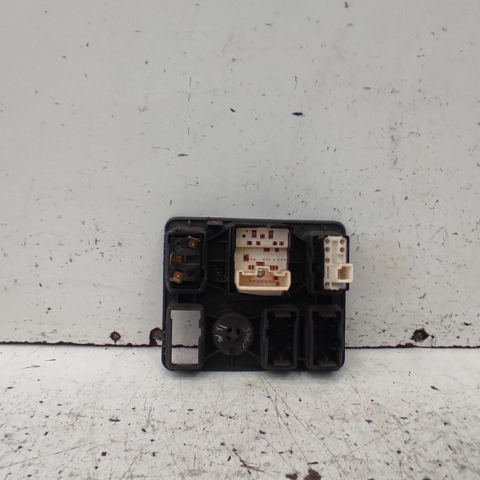 Hilux Miscellaneous Switch Relay 2011-2015 mirror switch,09/11-08/15 00021623 #658672