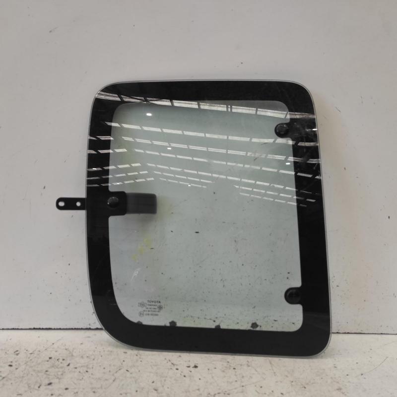 side glass rear right