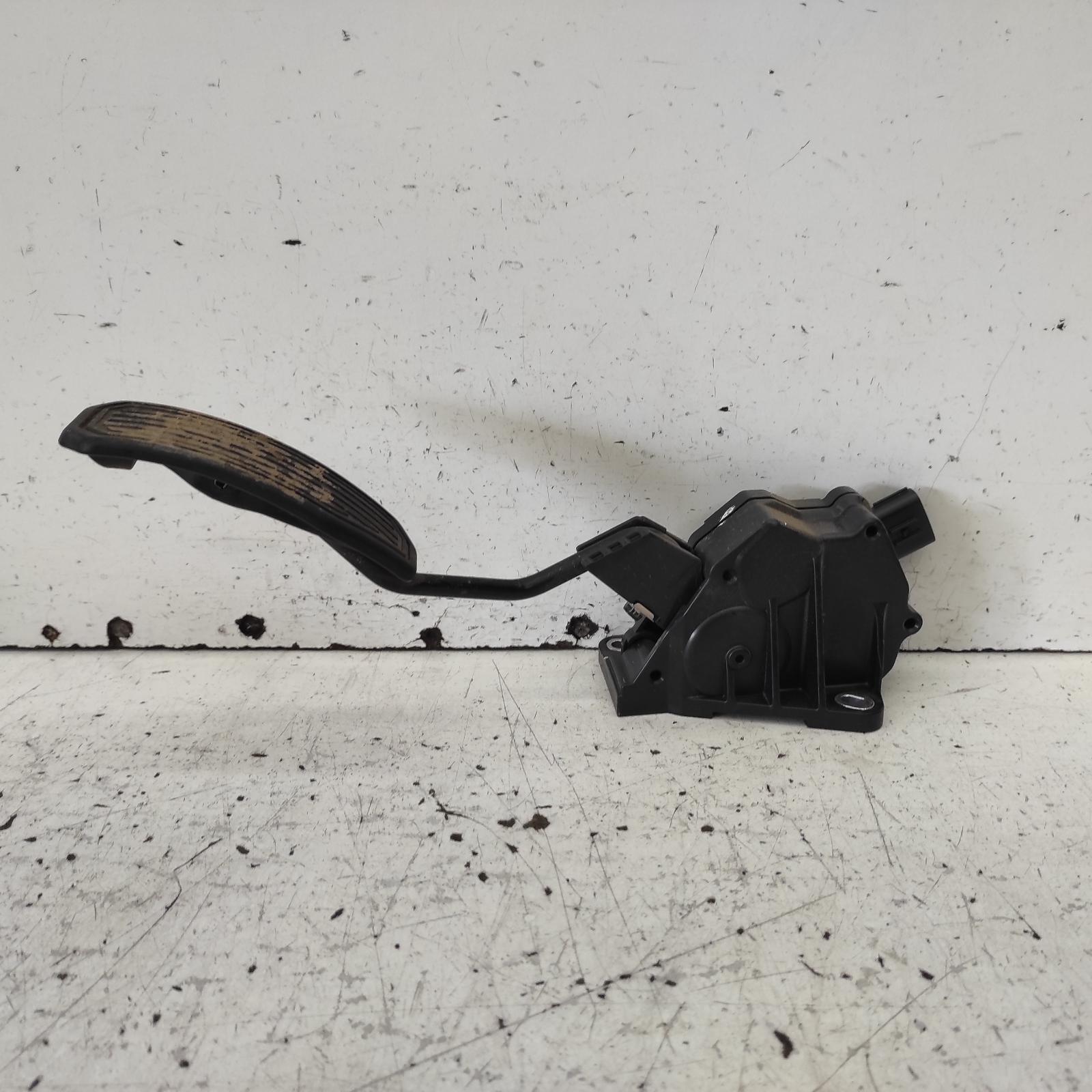 Aurion Pedal Assembly 2006-2012 gsv40r,accelerator pedal only,10/06-03/12 00021239 #660174