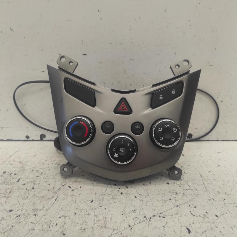 heater/aircon controls