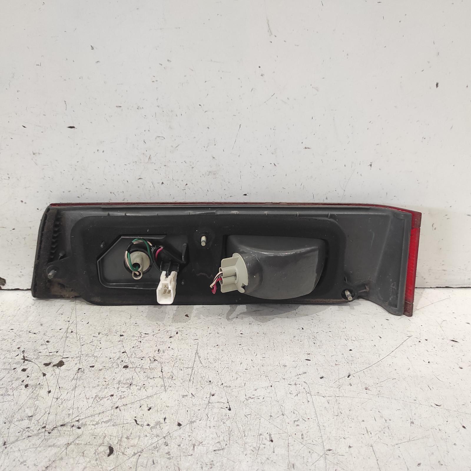 Camry Rear Garnish 1997-2000 bootlid lamp,lh side,sk20,07/97-09/00 00021630 #661432