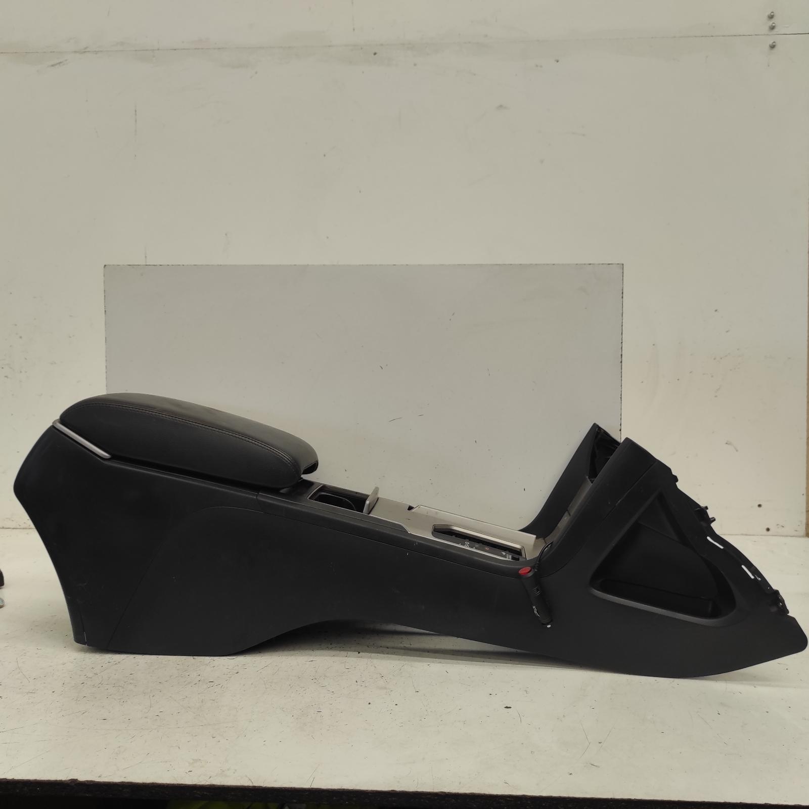 Aurion Console 2006-2012 gcv40r,centre console,metallic finish type,10/06-03/12 00021569 #662363