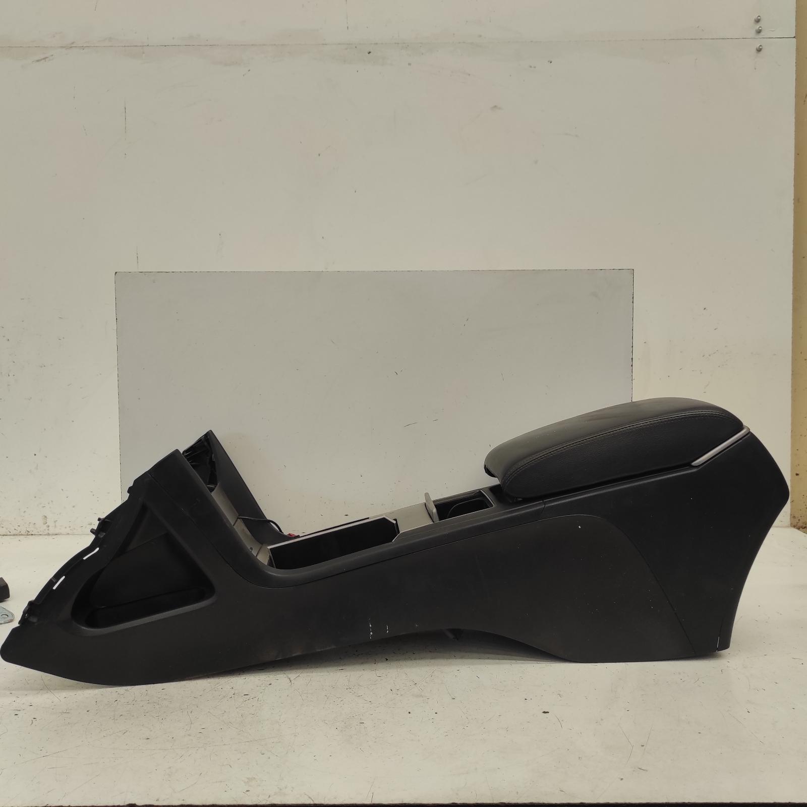 Aurion Console 2006-2012 gcv40r,centre console,metallic finish type,10/06-03/12 00021569 #662363