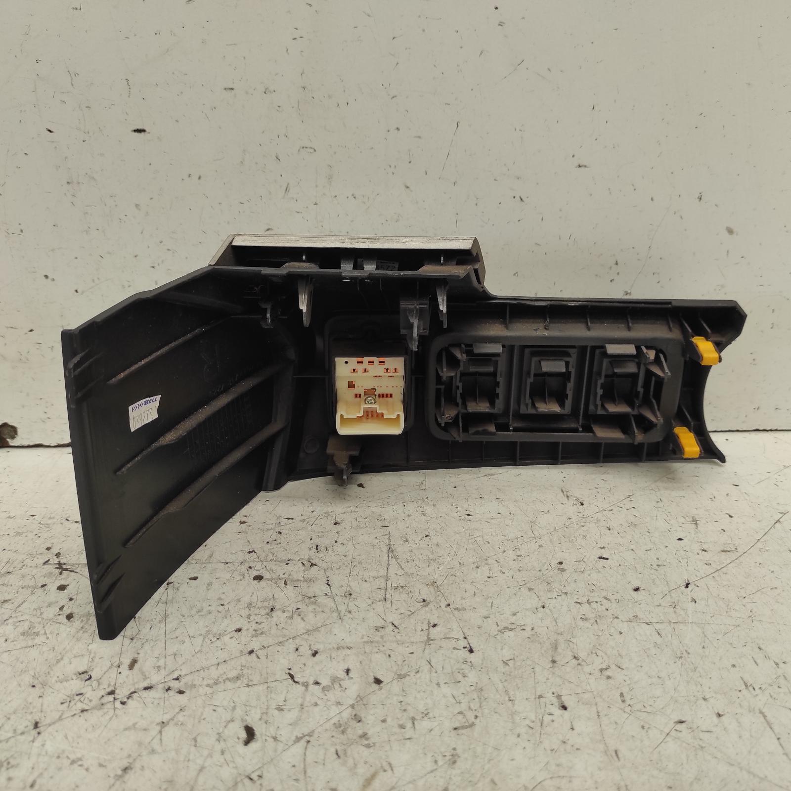 Aurion Miscellaneous Switch Relay 2006-2012 gsv40r,mirror switch,10/06-03/12 00021569 #662306
