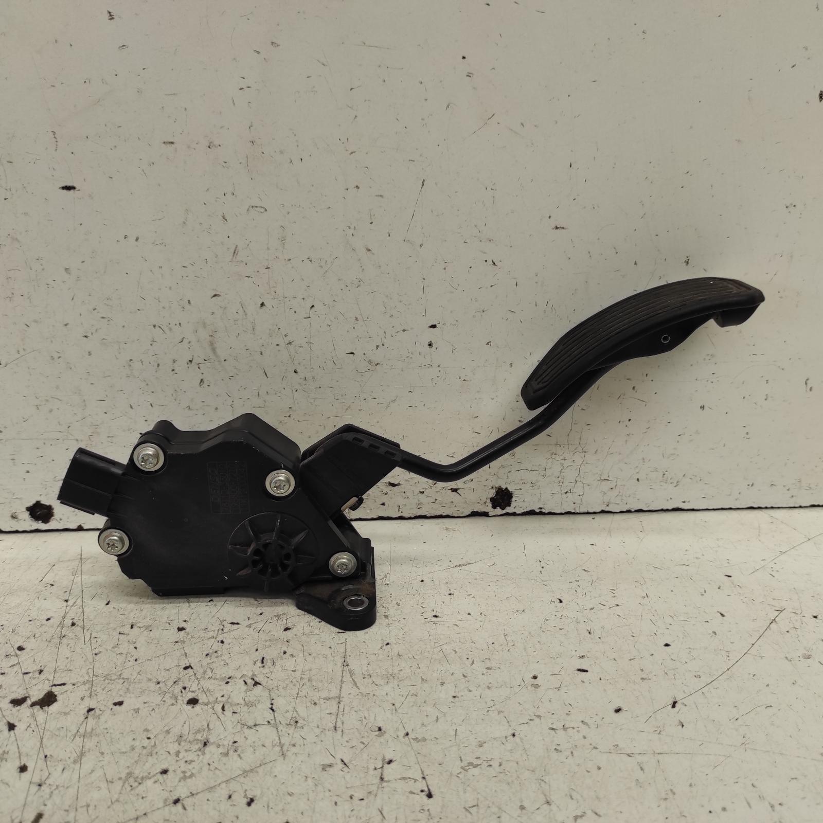 Aurion Pedal Assembly 2006-2012 gsv40r,accelerator pedal only,10/06-03/12 00021569 #662330
