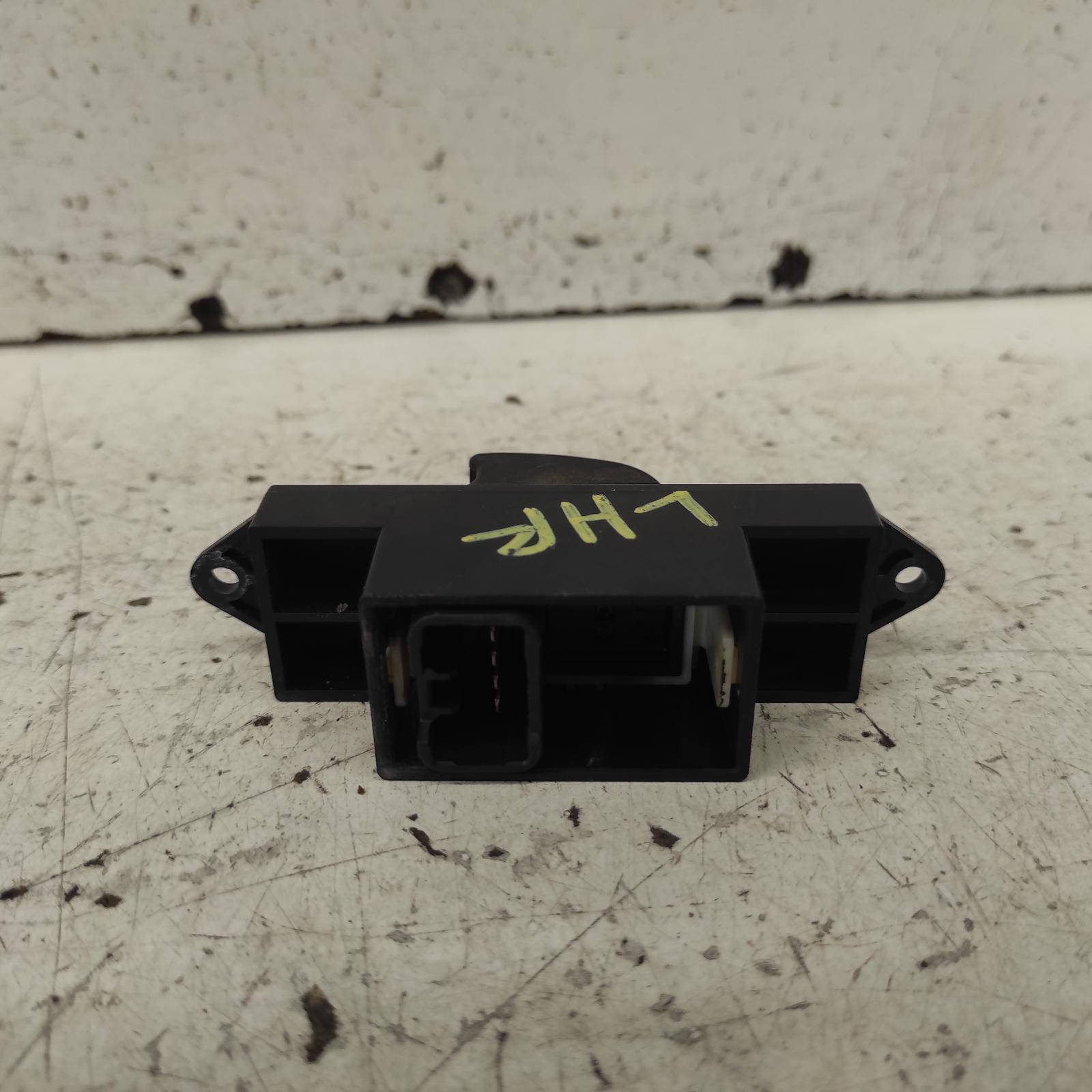 Triton Power Door Window Switch 2006-2015 lh rear,ml-mn,07/06-04/15 00021595 #662390