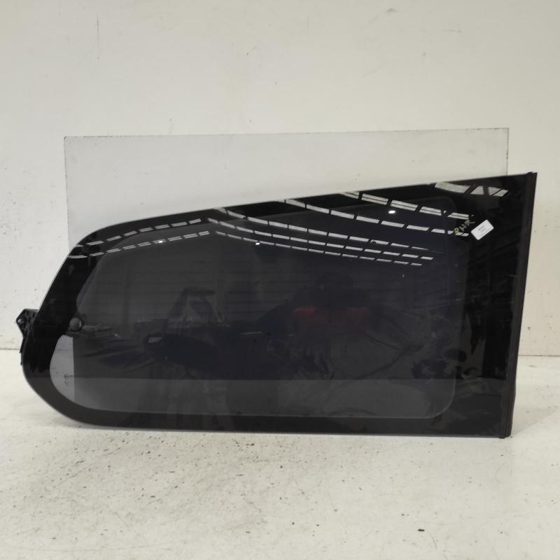 side glass rear right