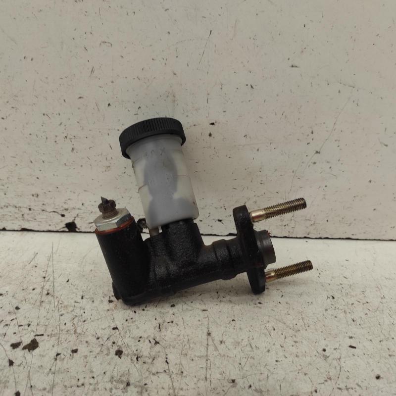 clutch master cylinder