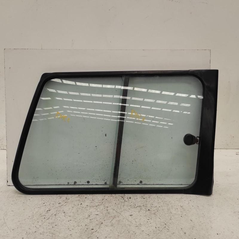 side glass rear right