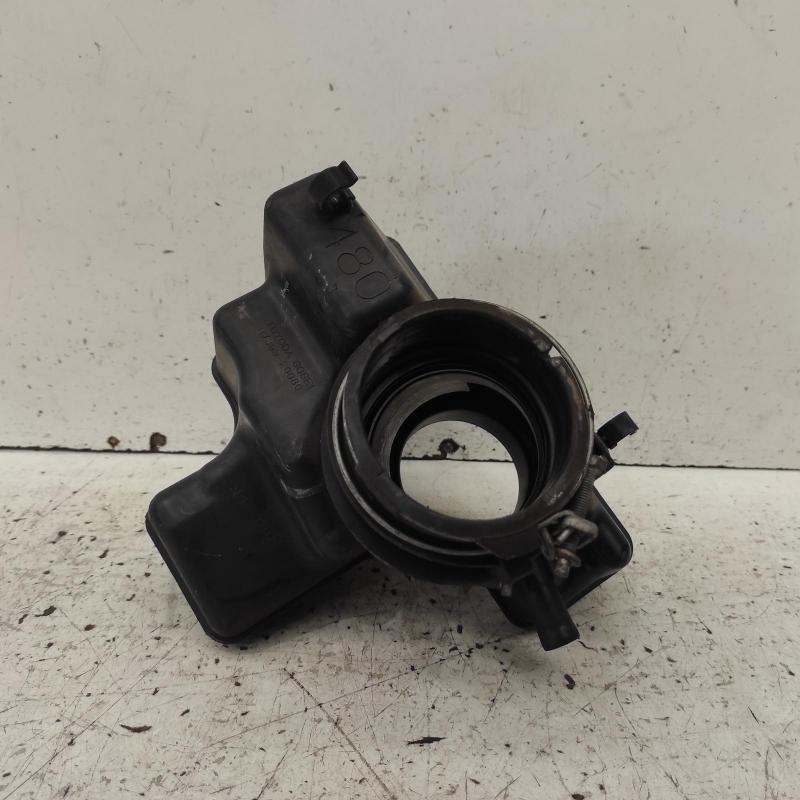 air cleaner duct/hose