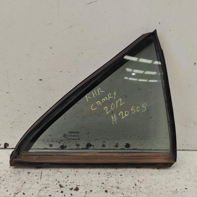 quarter door glass rear right