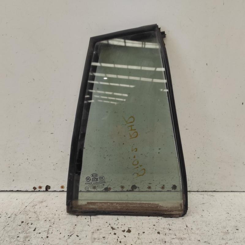 quarter door glass rear right