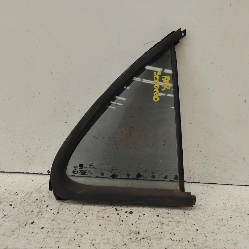 quarter door glass rear right