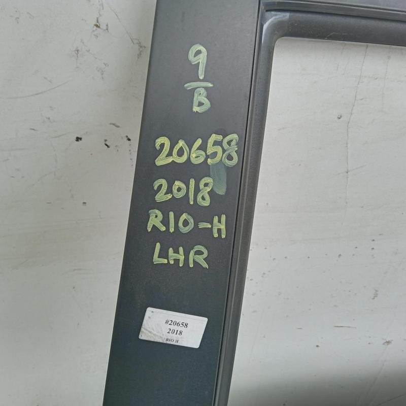 door/sliding rear left