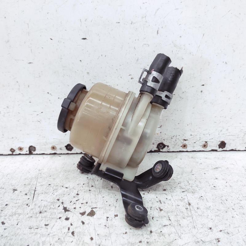power steering reservoir