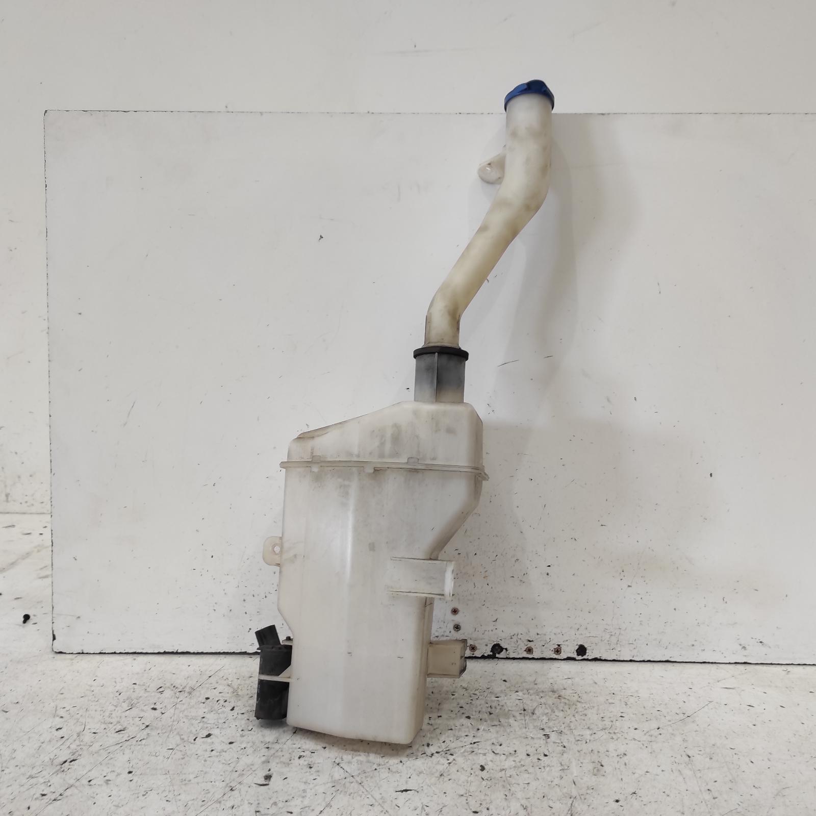 Iload/imax Washer Bottle 2007-2021 front,tq,11/07-03/21 00021729 #669862