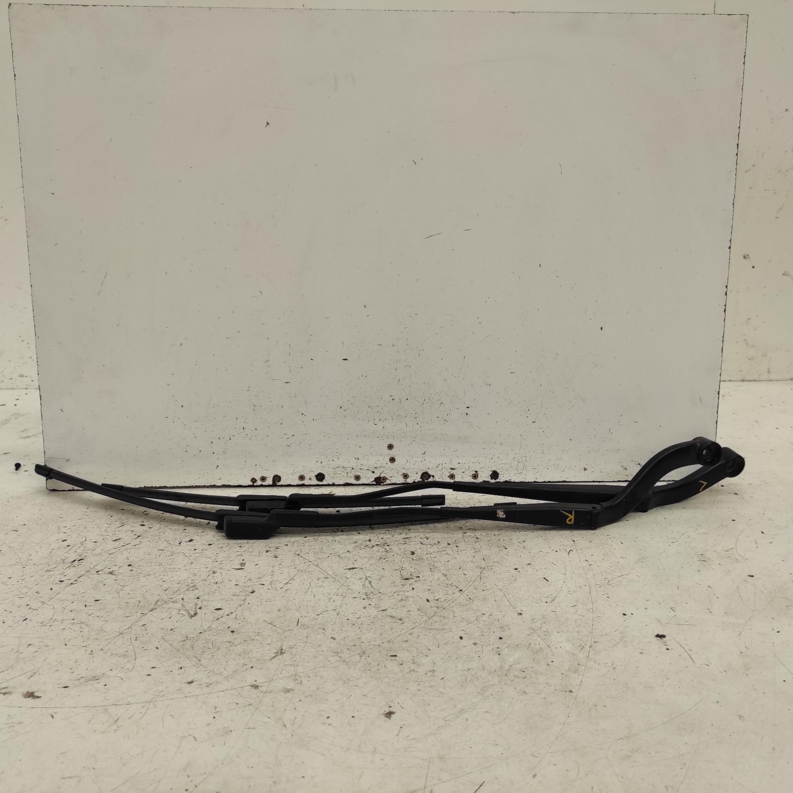 Bt50 Wiper Arm 2011-2020 front (pair),up-ur,10/11-06/20 00021747 #669904