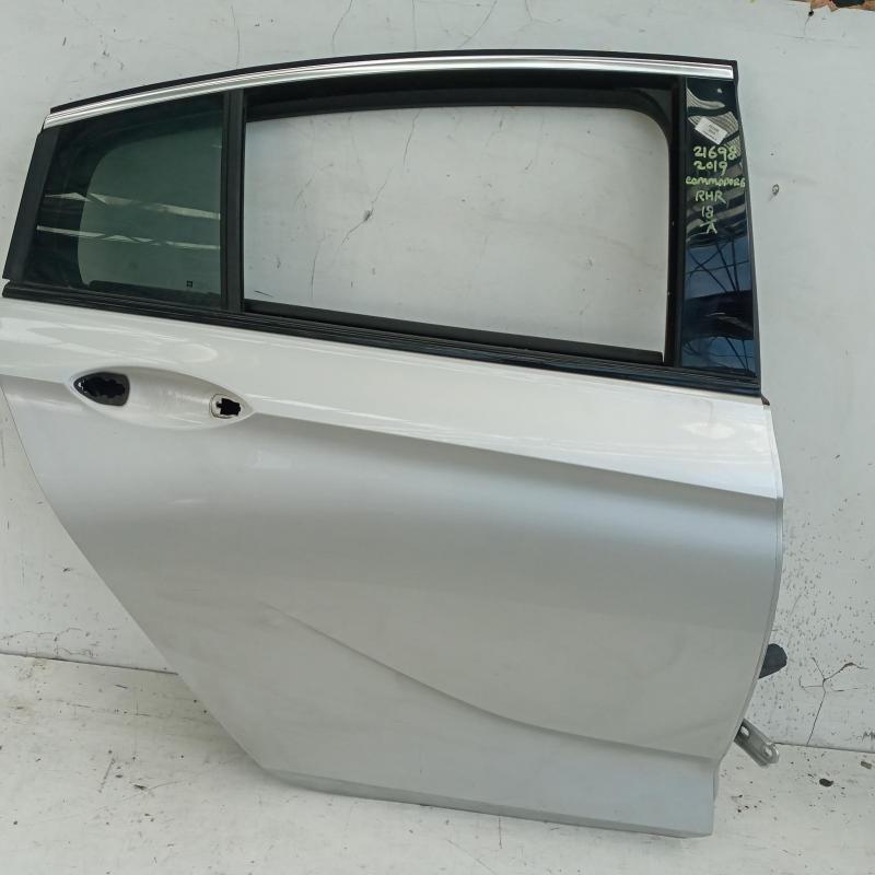 door/sliding rear right