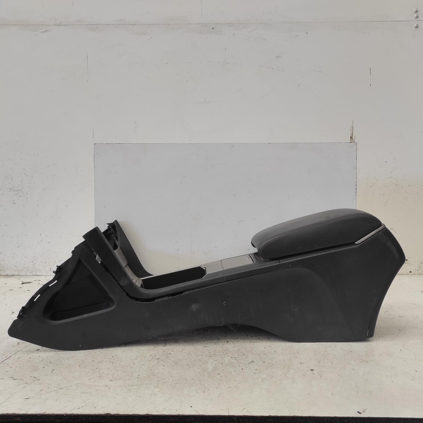 Aurion Console 2006-2012 gcv40r,centre console,metallic finish type,10/06-03/12 00021730 #670687