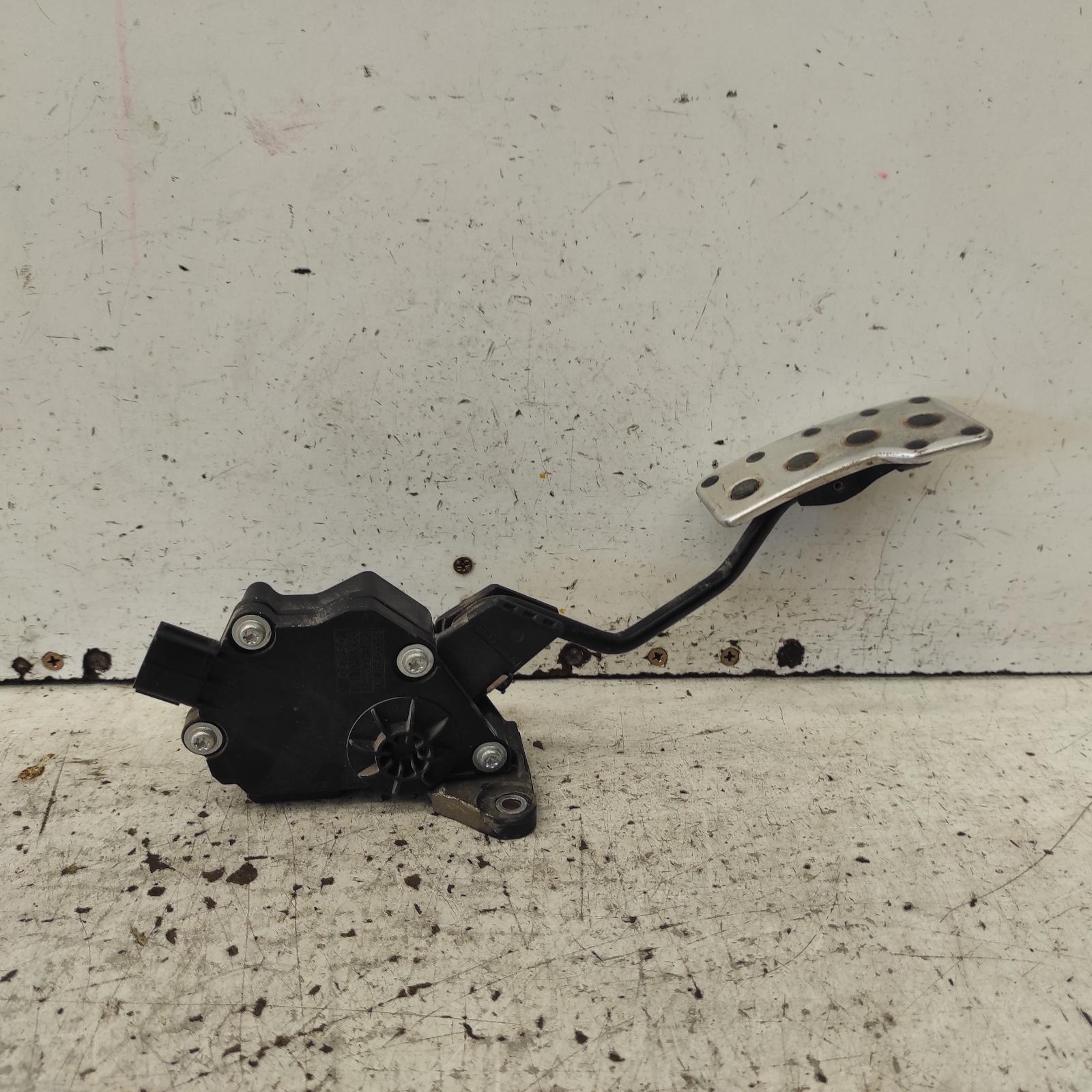 Aurion Pedal Assembly 2006-2012 gsv40r,accelerator pedal only,10/06-03/12 00021730 #670697