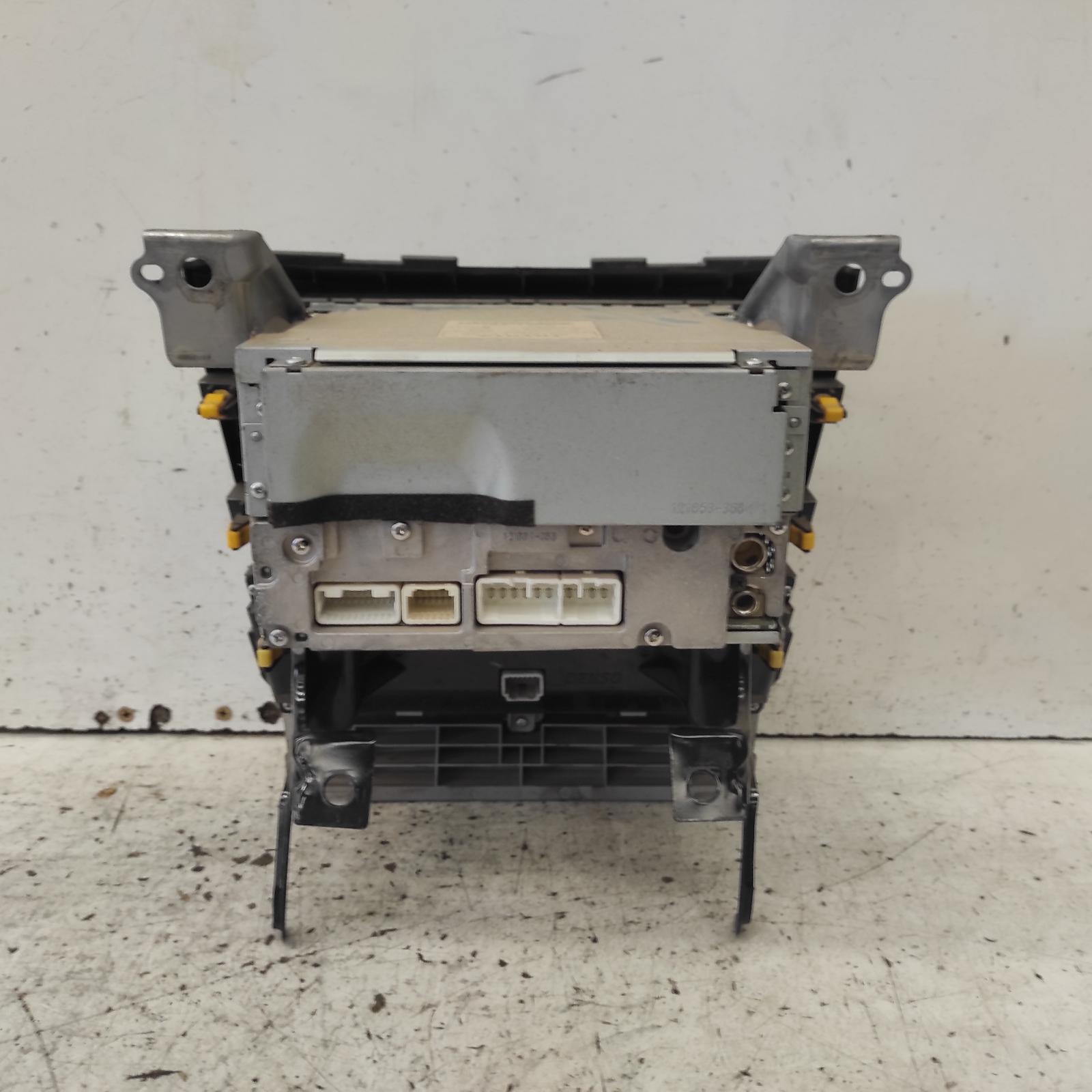Aurion Stereo/head Unit 2006-2012 cd stacker-6 disc,gsv40r,w/ bluetooth & reverse camera type,10/06-03/12 00021730 #670701