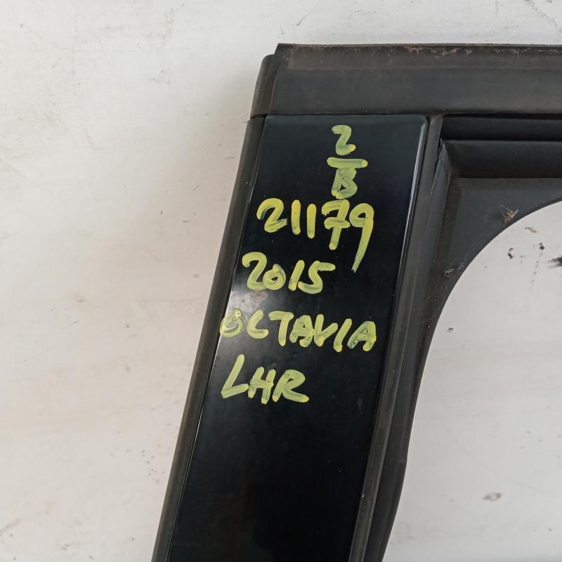 door/sliding rear left