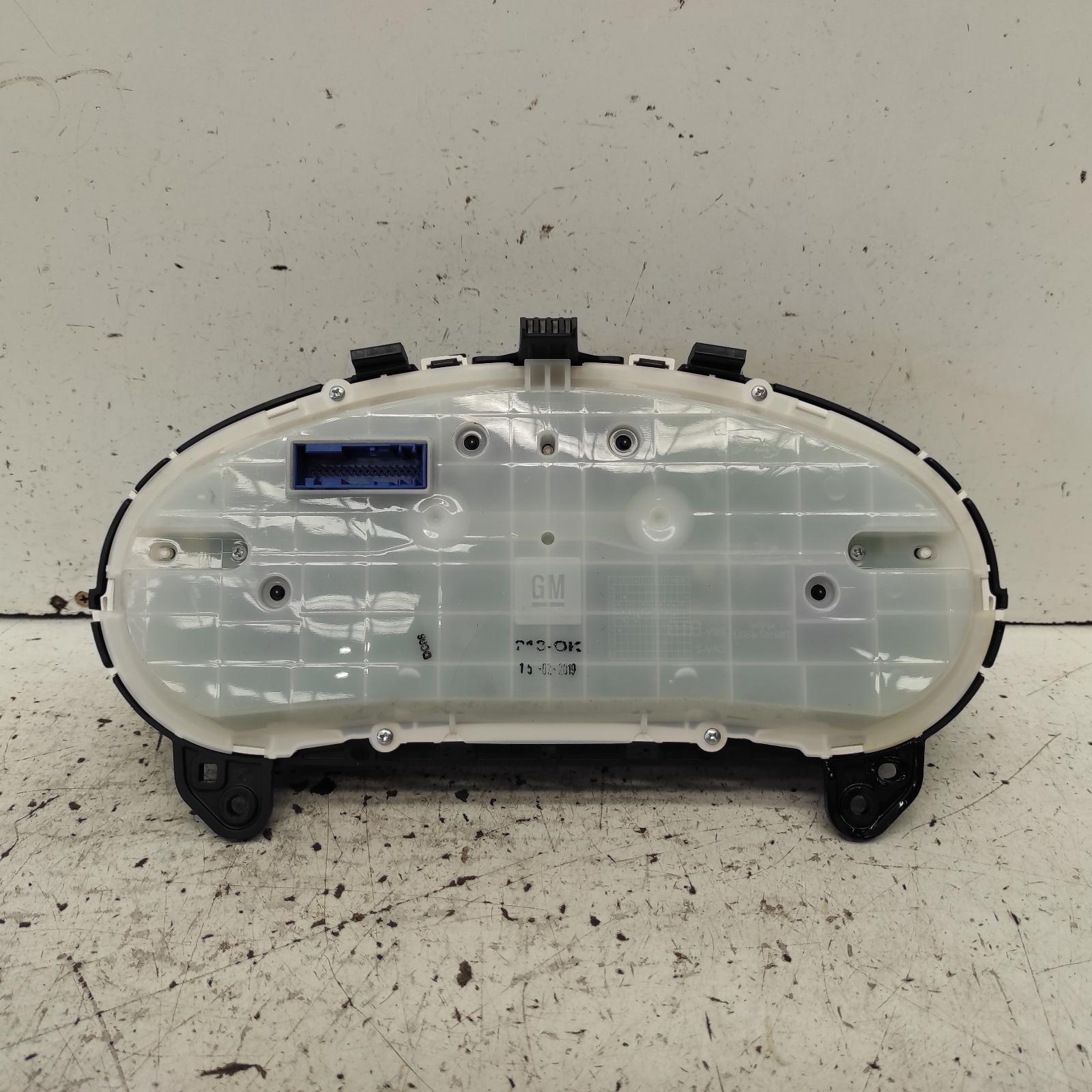Astra Instrument Cluster 2016-2020 petrol,auto t/m,bk,hatch/wagon,09/16- 00021780 #671983