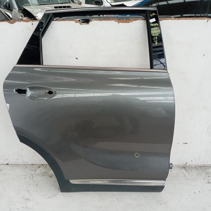 door/sliding rear right