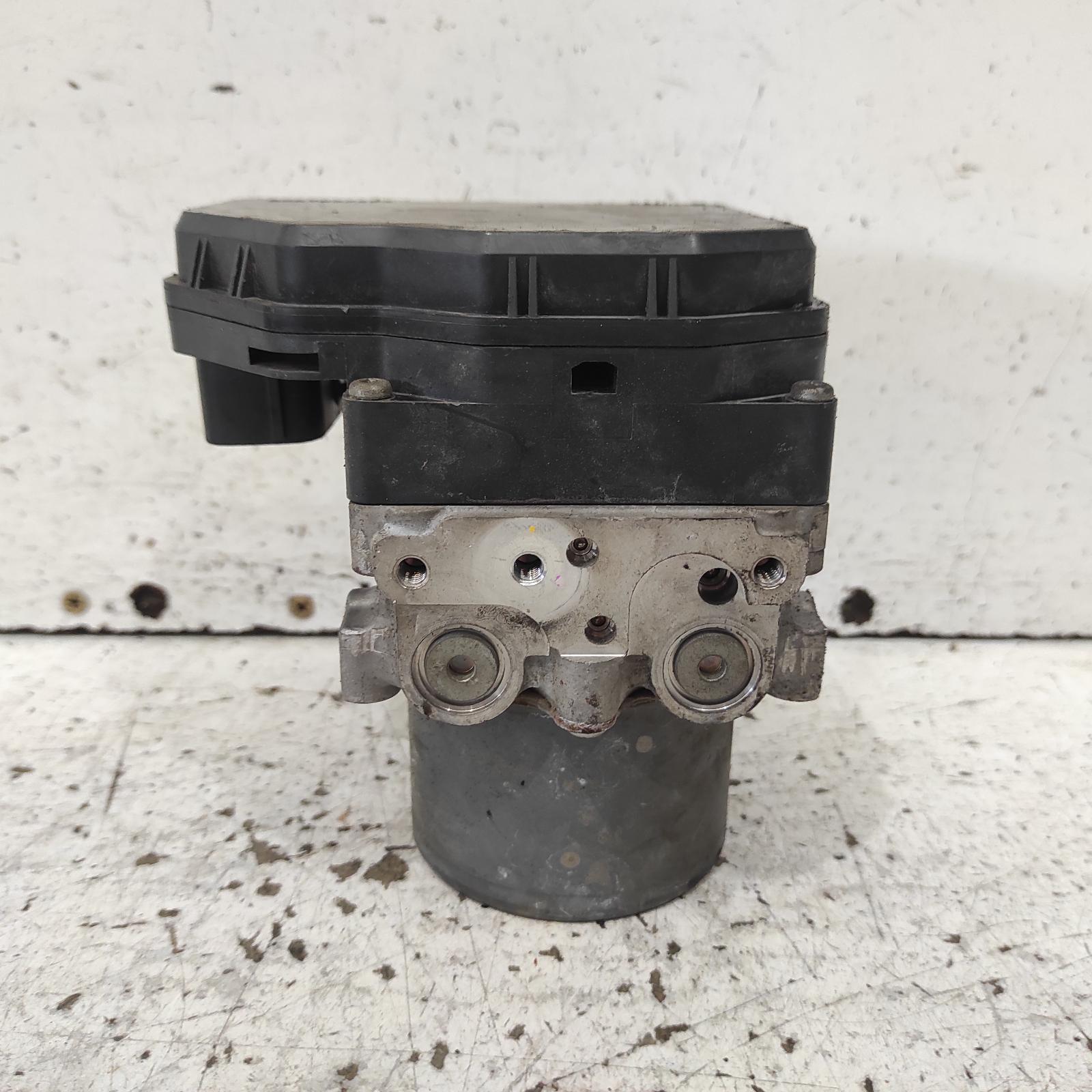Triton Abs Pump/modulator 2009-2015 mn,p/n 4670a609,08/09-04/15 00021673 #672335