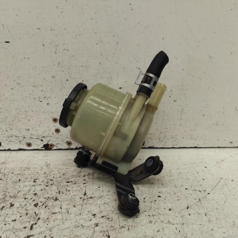 power steering reservoir