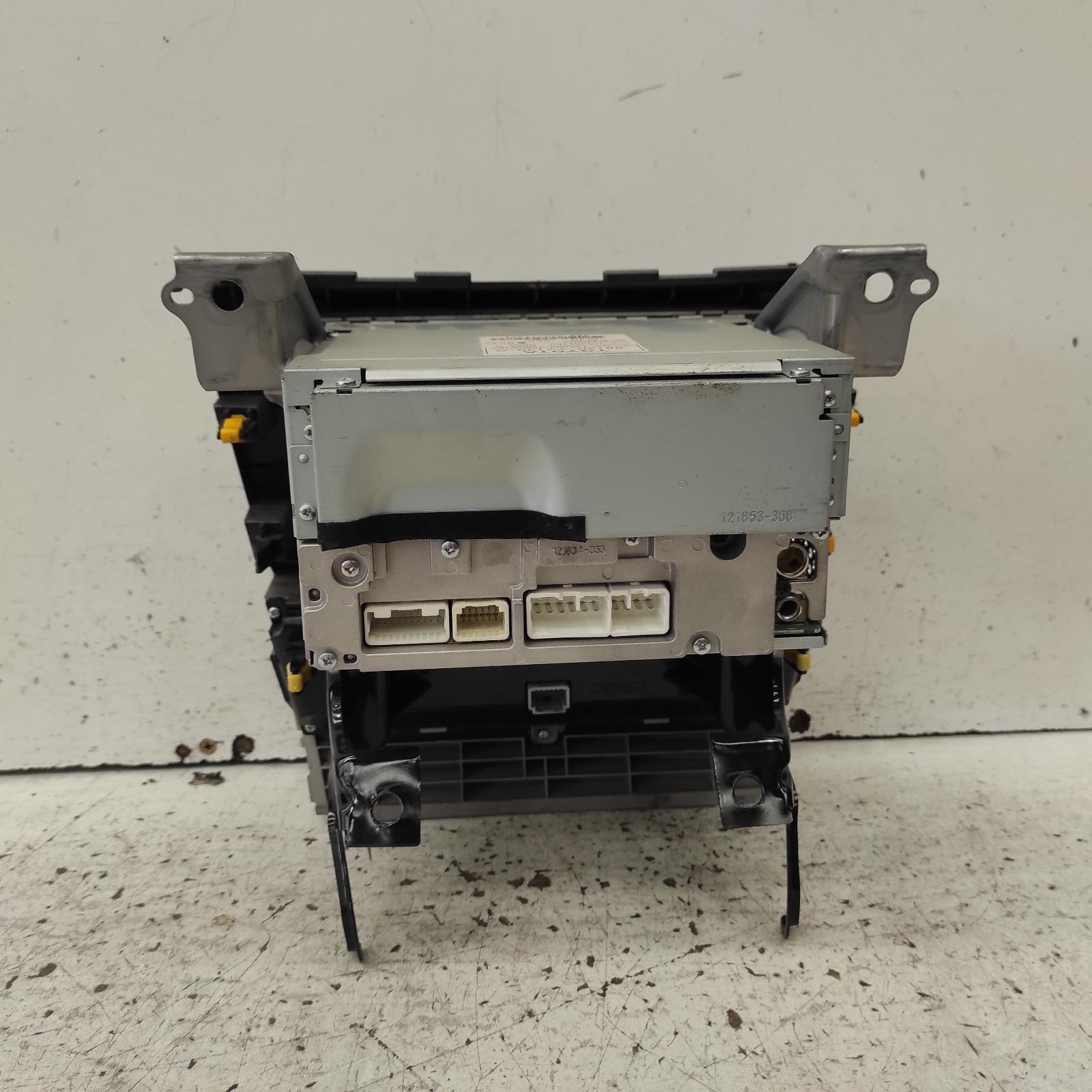 Aurion Stereo/head Unit 2006-2012 cd stacker-6 disc,gsv40r,w/ bluetooth & reverse camera type,10/06-03/12 00020987 #672893